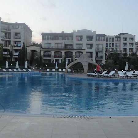 Apartment In Green Beach Resort Kavatsi Süzebolu Dış mekan fotoğraf