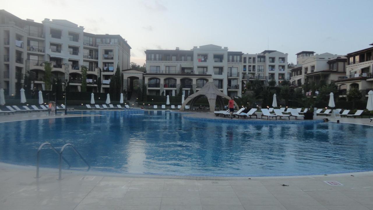 Apartment In Green Beach Resort Kavatsi Süzebolu Dış mekan fotoğraf